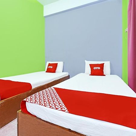 Oyo 90565 Teresek View Motel Куала-Тахан Экстерьер фото